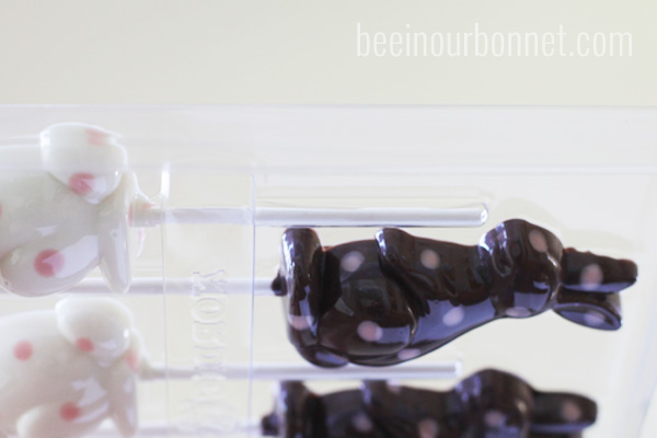 Lapins en chocolat à pois par beeinourbonnet.com