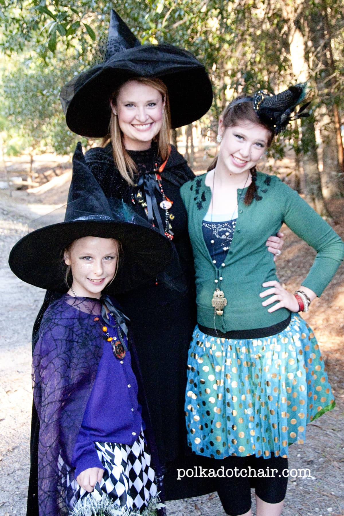 How to make a Fascinator for Halloween using a Witch hat. A cute accessory for a Halloween costume or party. 