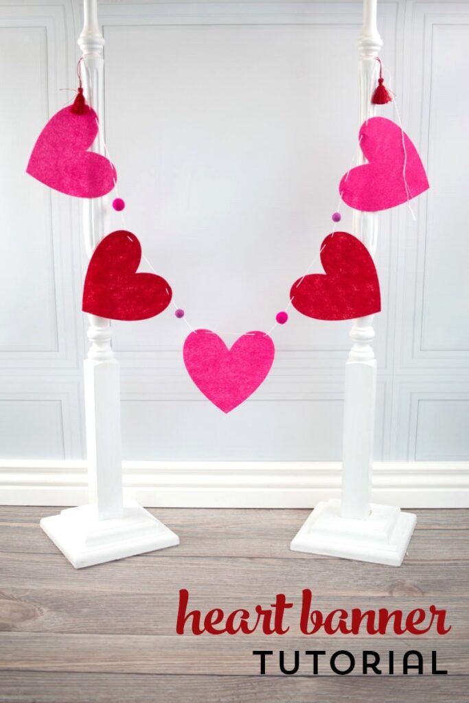 Comment faire une bannière en forme de cœur - une jolie idée de bricolage pour la saint-valentin. utilisez ce tutoriel de bannière en forme de cœur pour réaliser facilement des décorations de bricolage pour la saint-valentin #valentinescrafts #diyvalentines #valentinesday #heartbanner #bannertutorial
