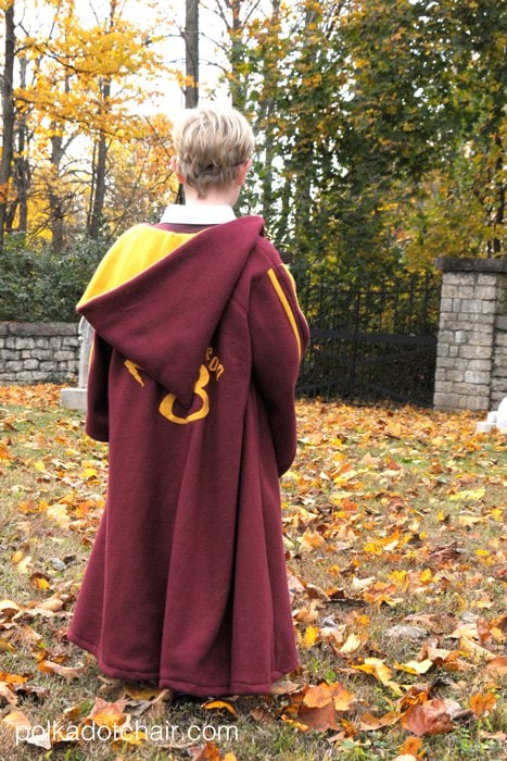 Comment créer vos propres robes de Quidditch Harry Potter sur polkadotchair.com