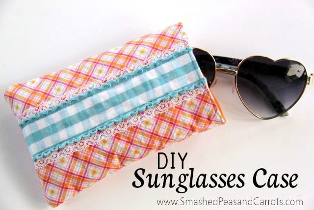 Apprenez à coudre un étui à lunettes de soleil avec ce tutoriel diy sur l'étui à lunettes de soleil de smashed peas and carrots