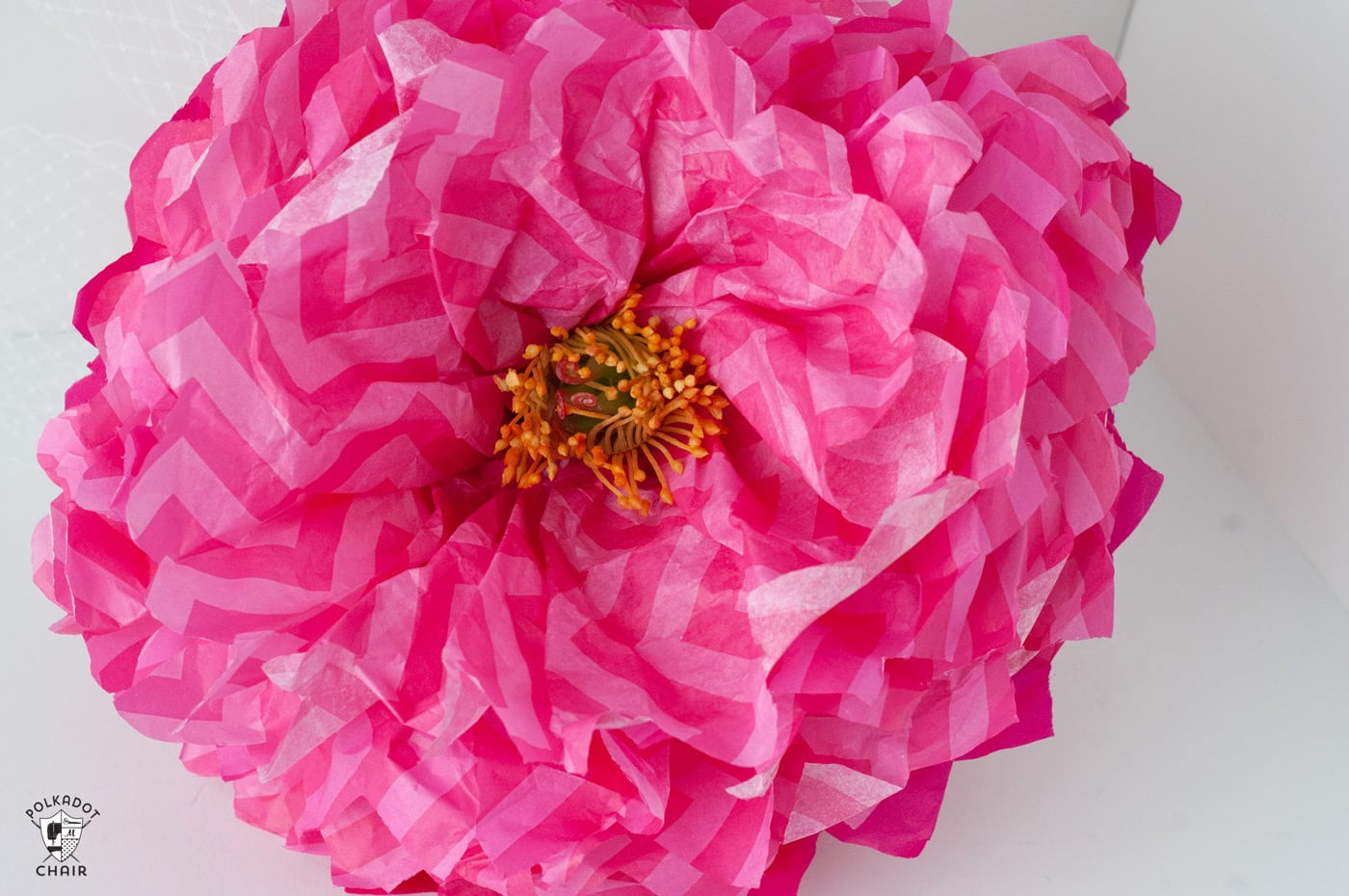 fleur en papier de soie rose