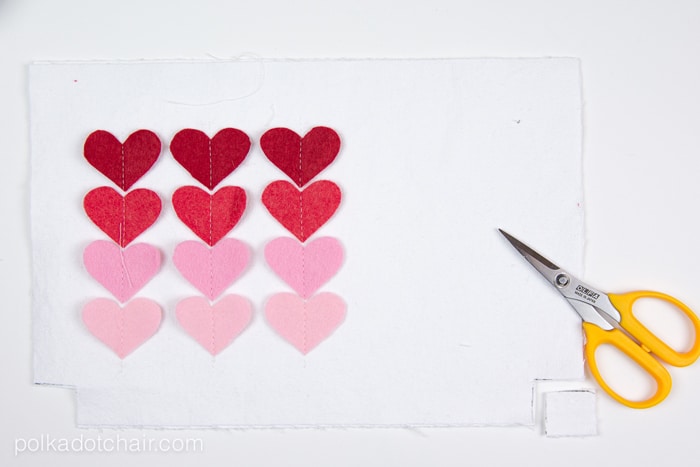 Tutoriel de couture de pochette zippée Sweetheart.. un projet de couture mignon et simple pour la Saint-Valentin