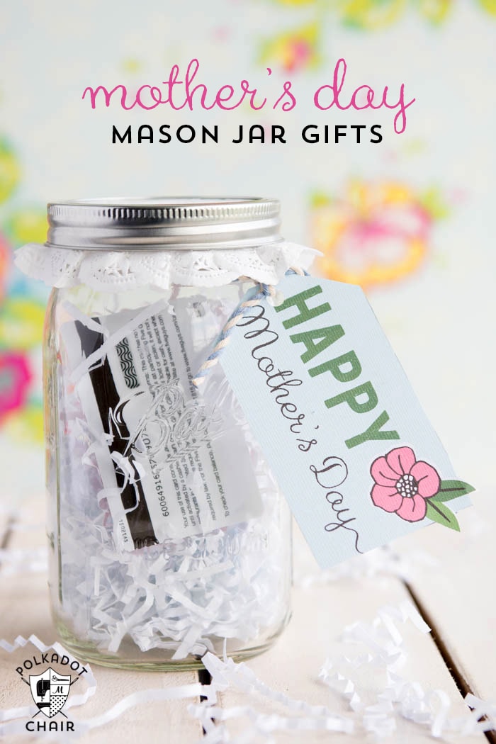 Idées cadeaux mignonnes en pot Mason pour la fête des mères {et étiquettes imprimables gratuites} sur polkadotchair.com