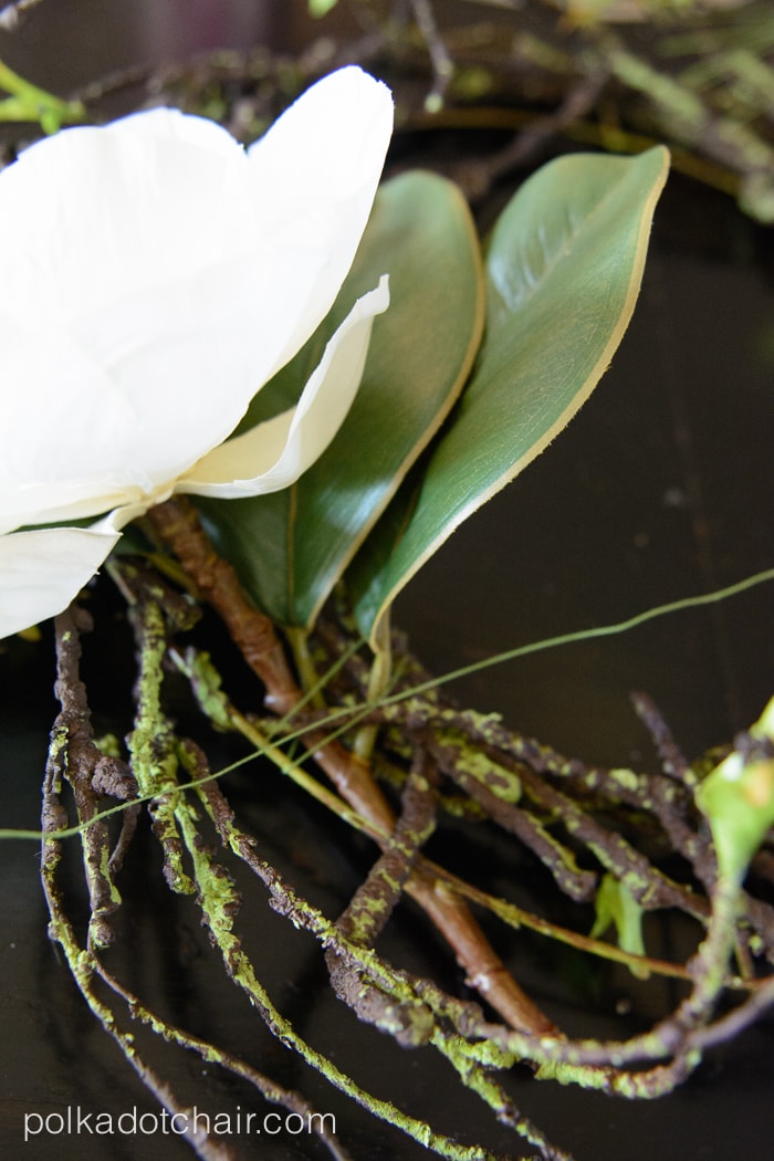 Comment faire une jolie couronne printanière de magnolia
