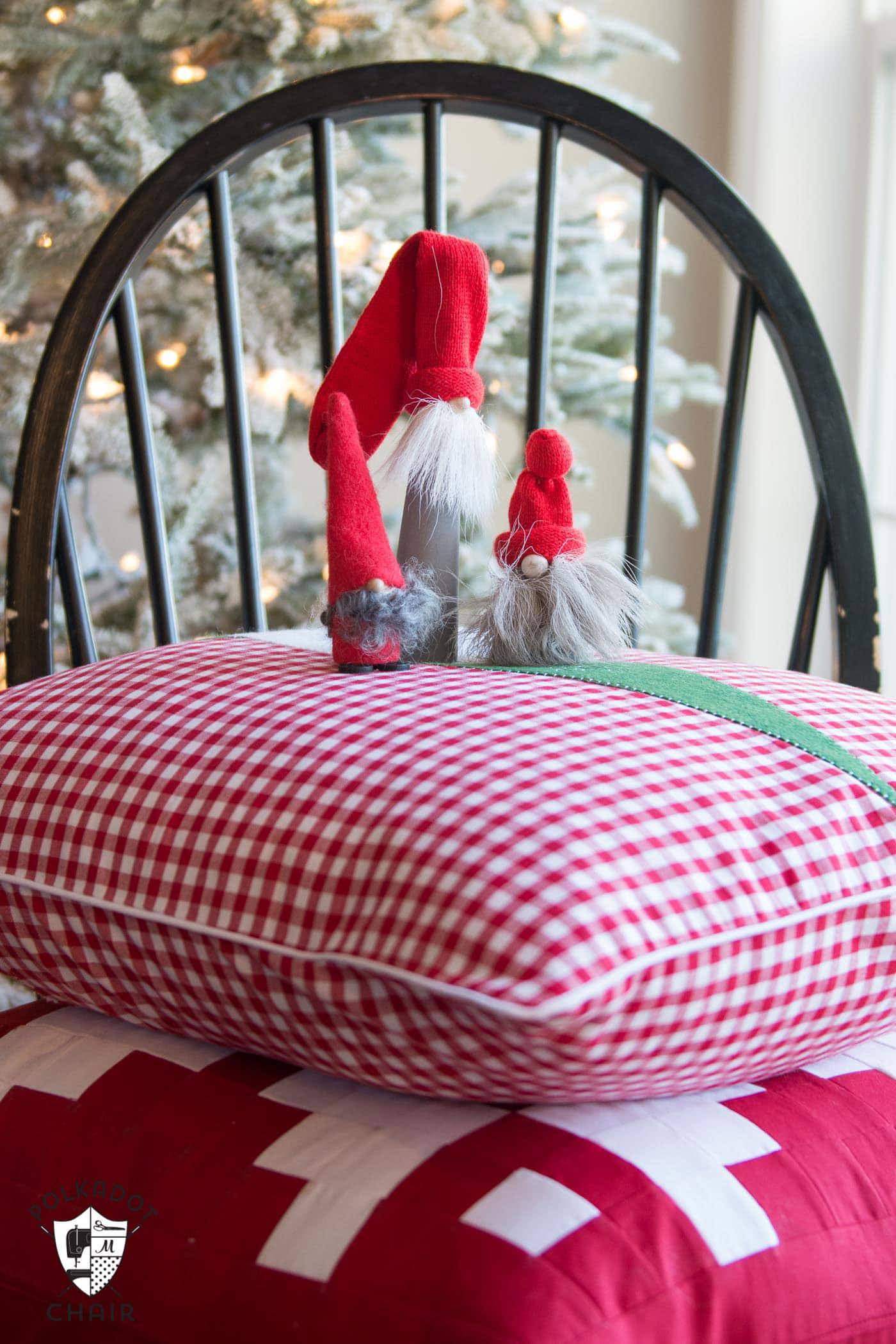 Patron de couture gratuit pour un oreiller Tomten Christmas Gnome - fait une jolie décoration de Noël DIY !!