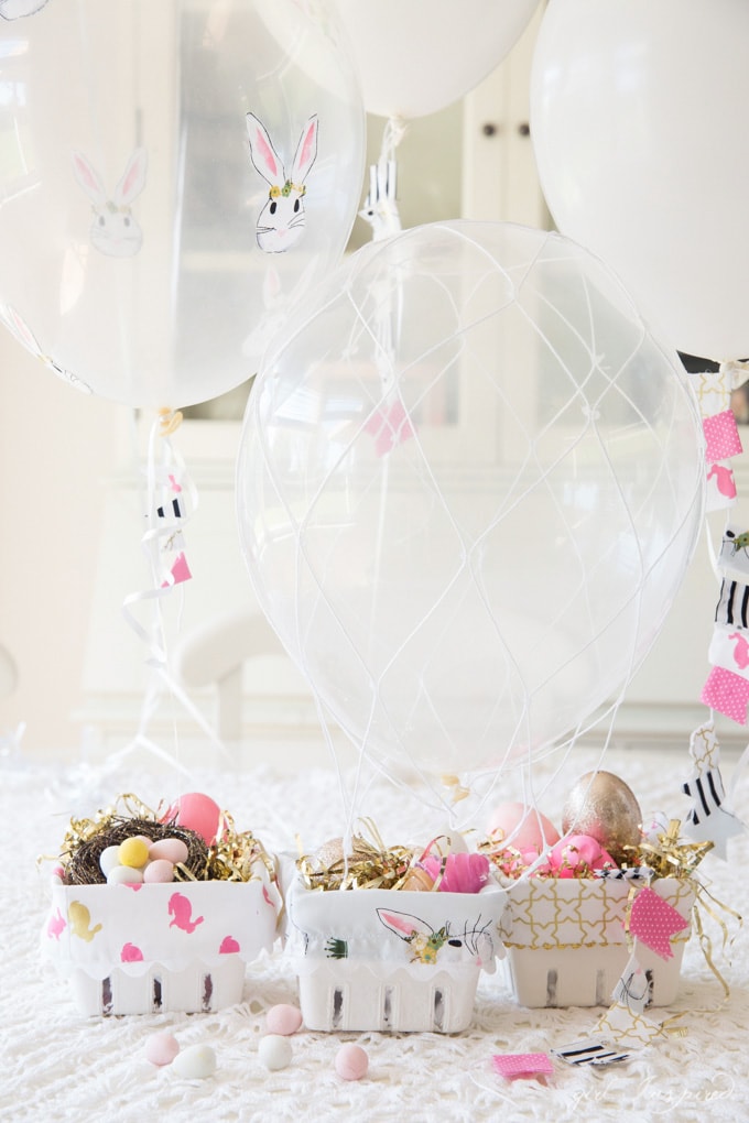 Idées de paniers de Pâques en montgolfière DIY et motif de doublure de panier de Pâques de Girl Inspired
