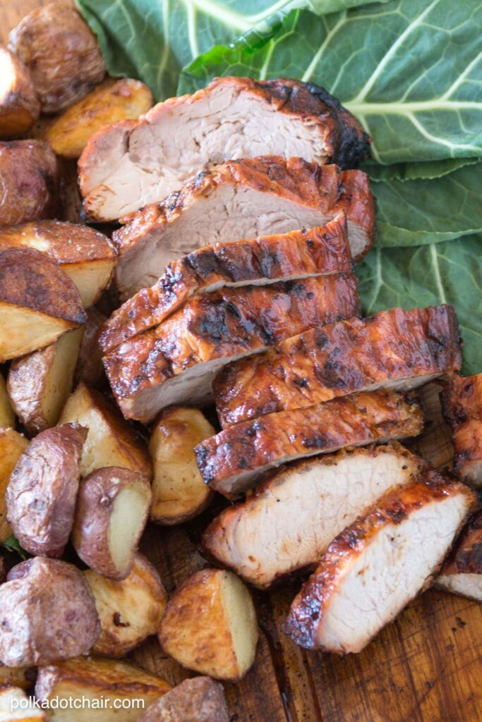 Recette de longe de porc grillée au mesquite, excellente idée de dîner facile en semaine, faites-la simplement cuire sur le gril!