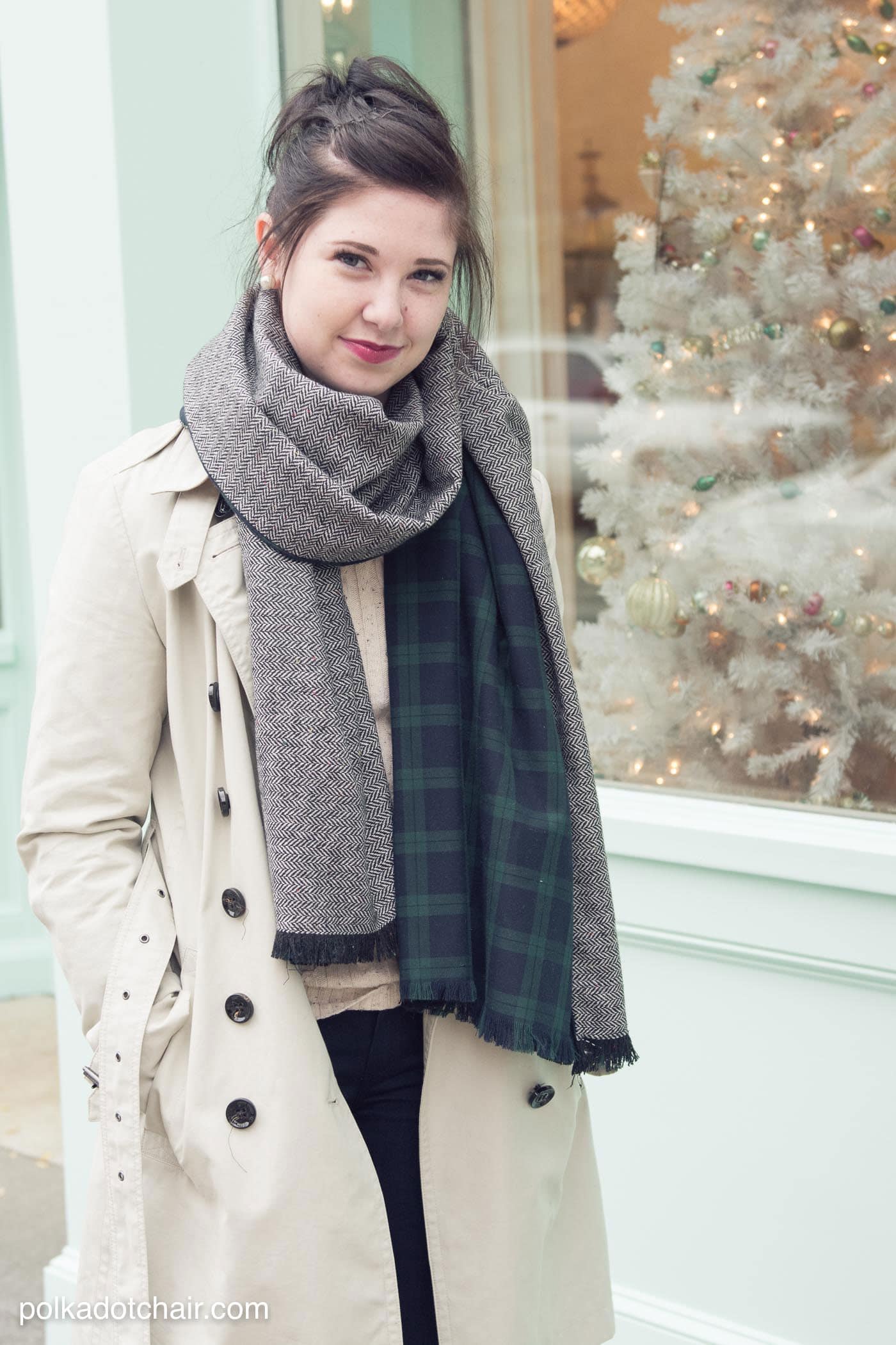 Patron de couture gratuit pour une écharpe d'hiver surdimensionnée en laine avec franges... elle a l'air si chaude et confortable