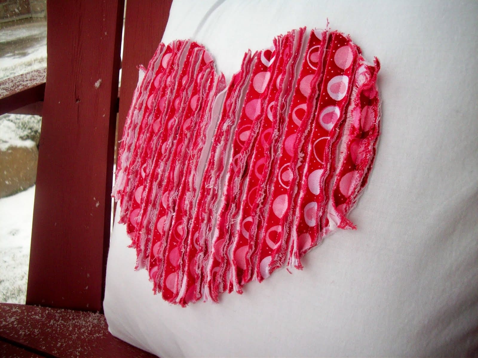 Comment faire un oreiller en fausse chenille pour la Saint-Valentin